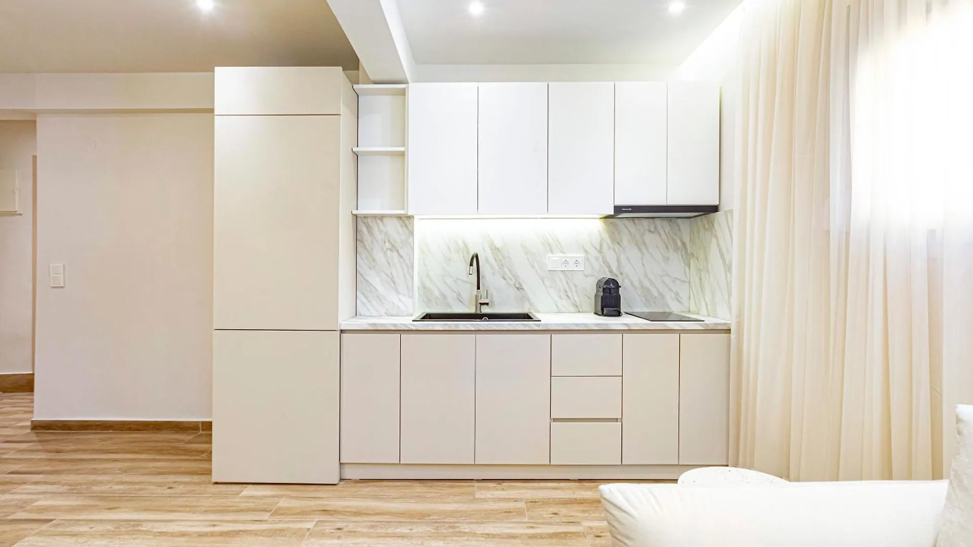 Aparthotel Azure Bliss Suites Nikiti